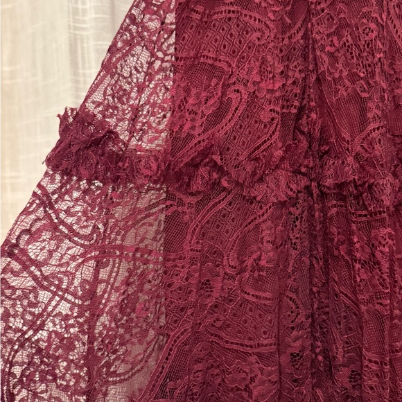 Elegant Maroon Lace Dress - Picture 4 of 5